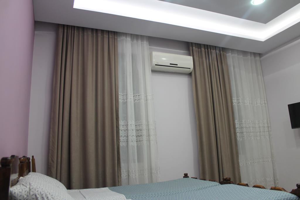 Hotel Smak à Kobuleti Extérieur photo